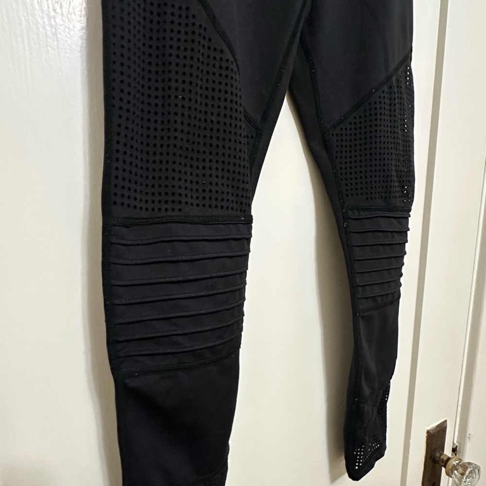 Zyia Moto Black Light n Tight 24” Leggings - Size 4